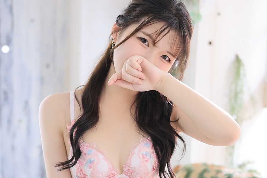 名古屋愛知風俗デリヘル 新人・みく 写真